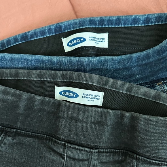 Old Navy Rockstar Super Skinny Jeggings (set of 2) - Picture 3 of 7